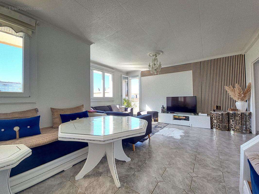 Appartement à CHENOVE