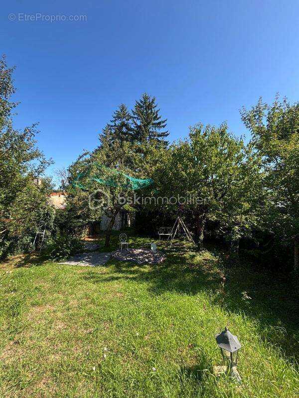 Maison à VERRIERES-LE-BUISSON