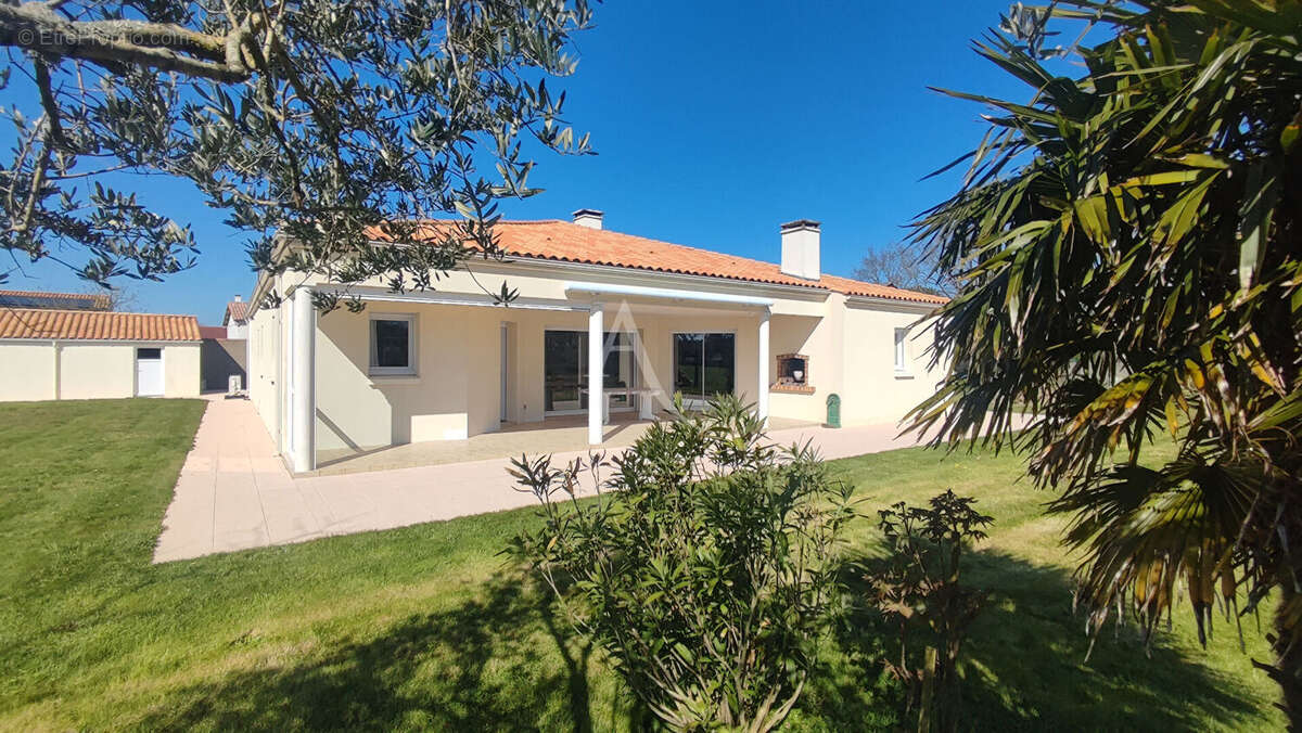 Maison à LA GENETOUZE