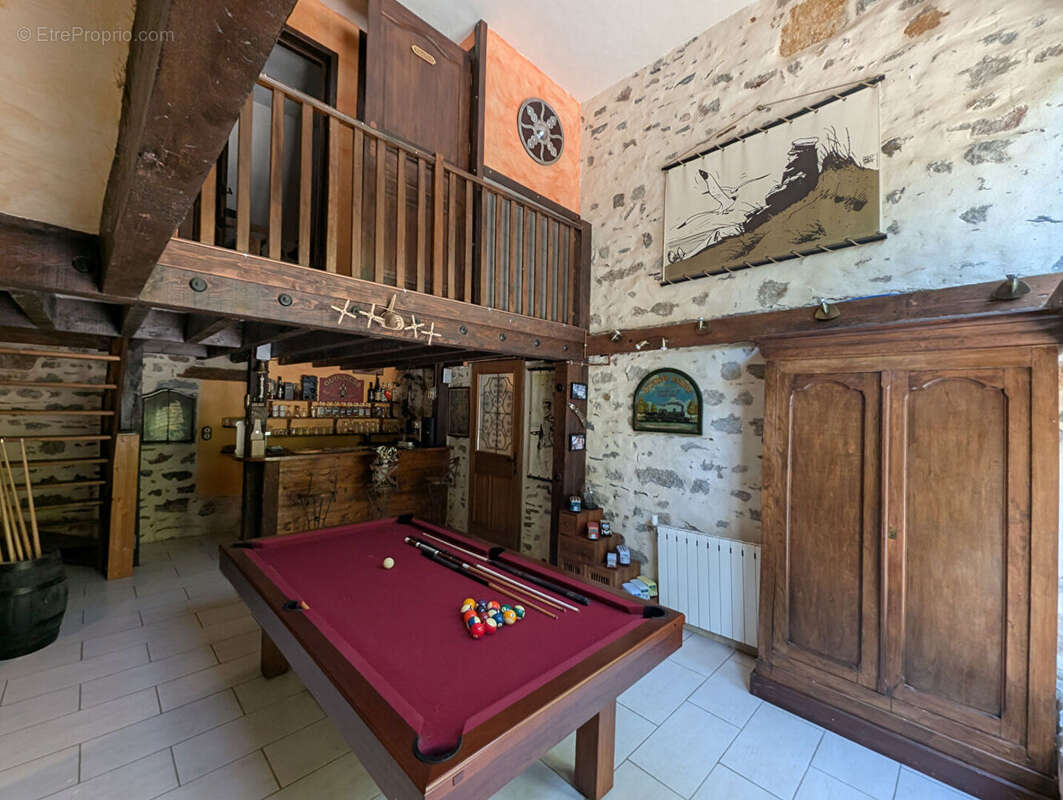 Longère en pierre à vendre au Mont-Dol  5 chambres  Dépendances  Terrain arboré de 7 000 m² - photo 8
