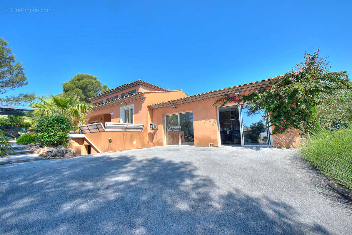 Maison à FREJUS