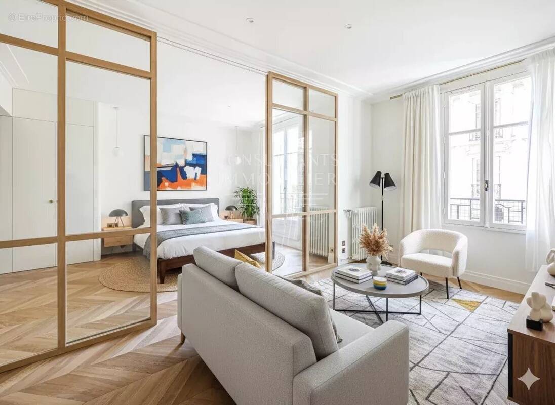 Appartement à PARIS-16E