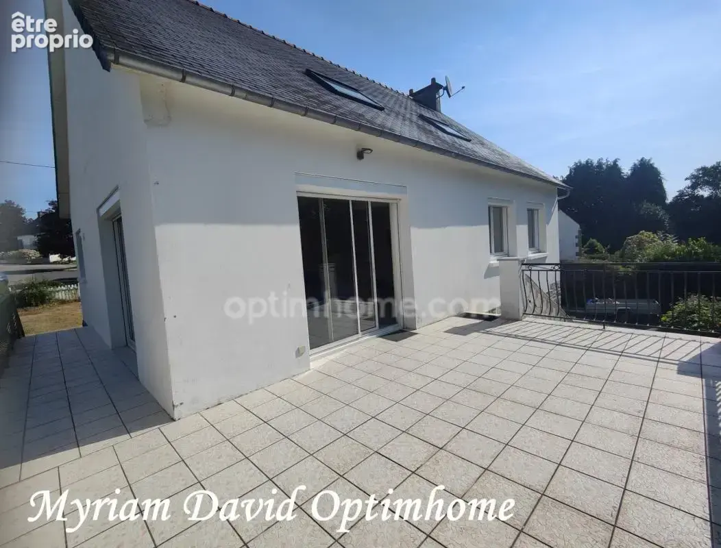 Maison familiale 171 m² – DPE C – 5 chambres – Terrain paysagé de 2 400 m² – Rostrenen - photo 5