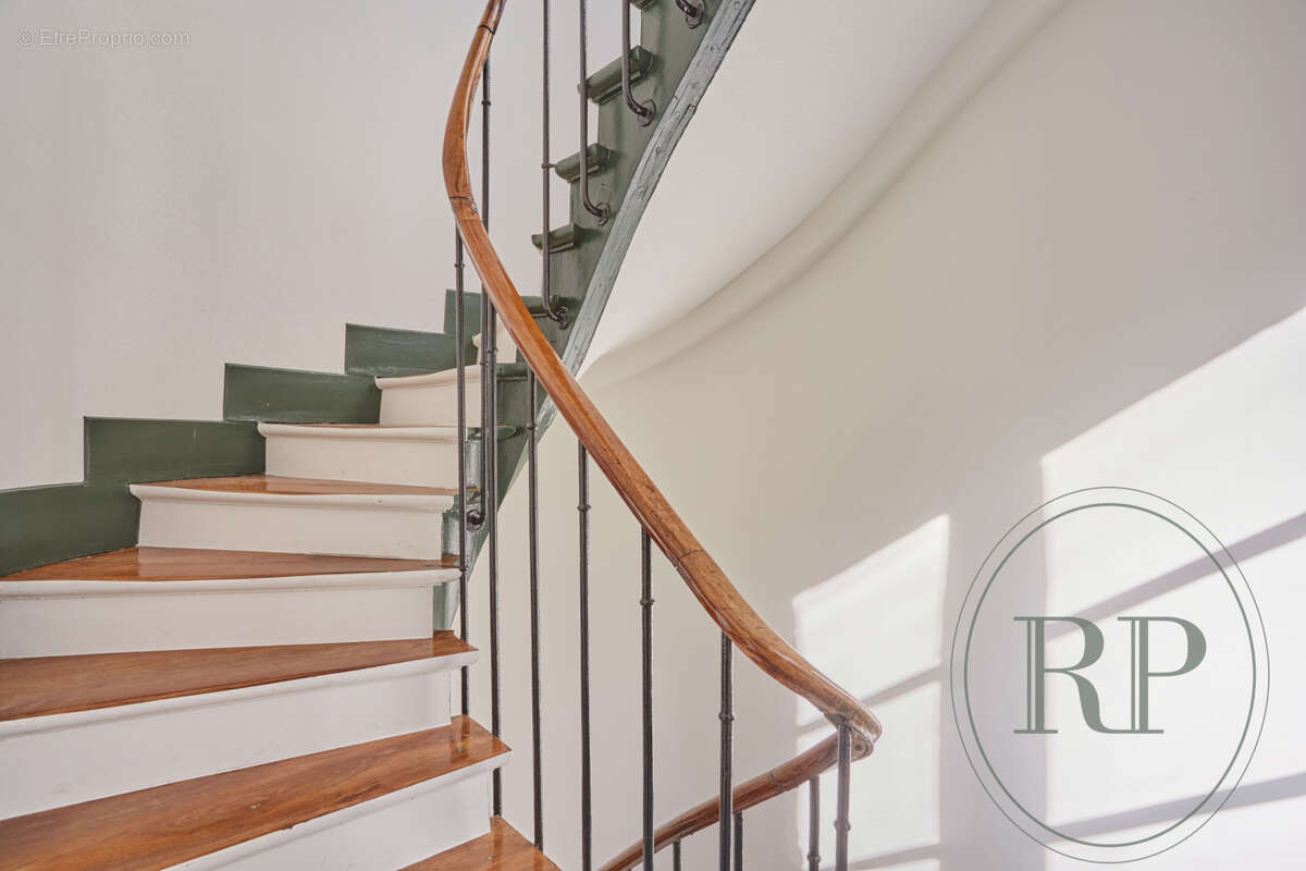 Appartement à PARIS-7E