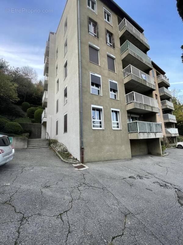 Appartement à PRIVAS