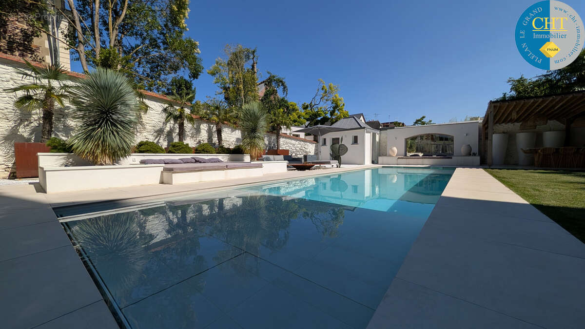 Villa de 250m2 à acheter avec 8 pièces à Rennes - photo 3