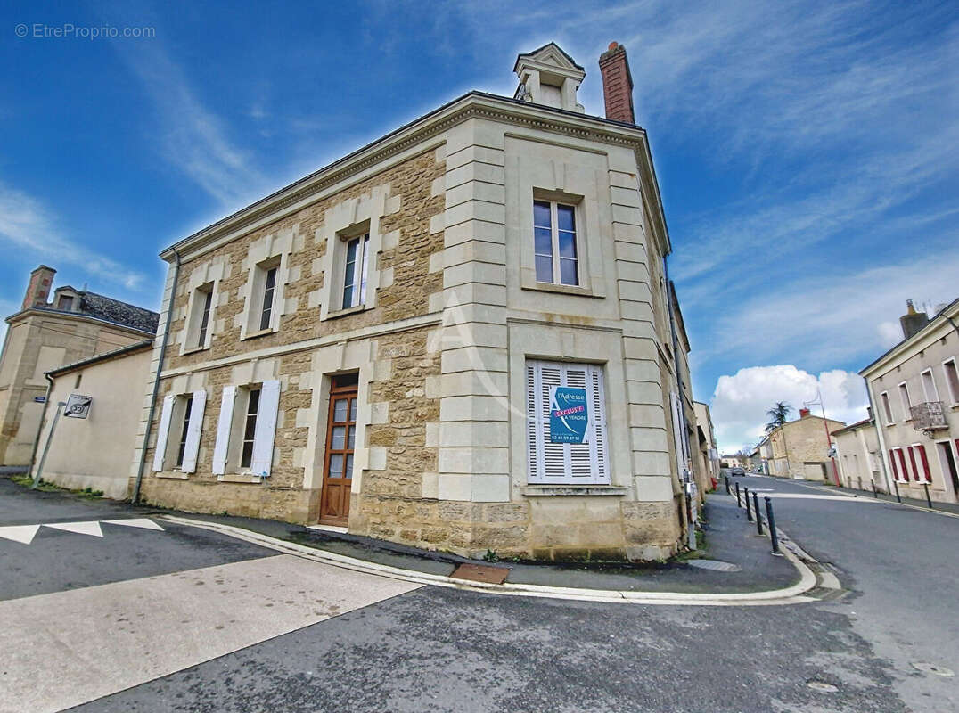 Maison à DOUE-LA-FONTAINE