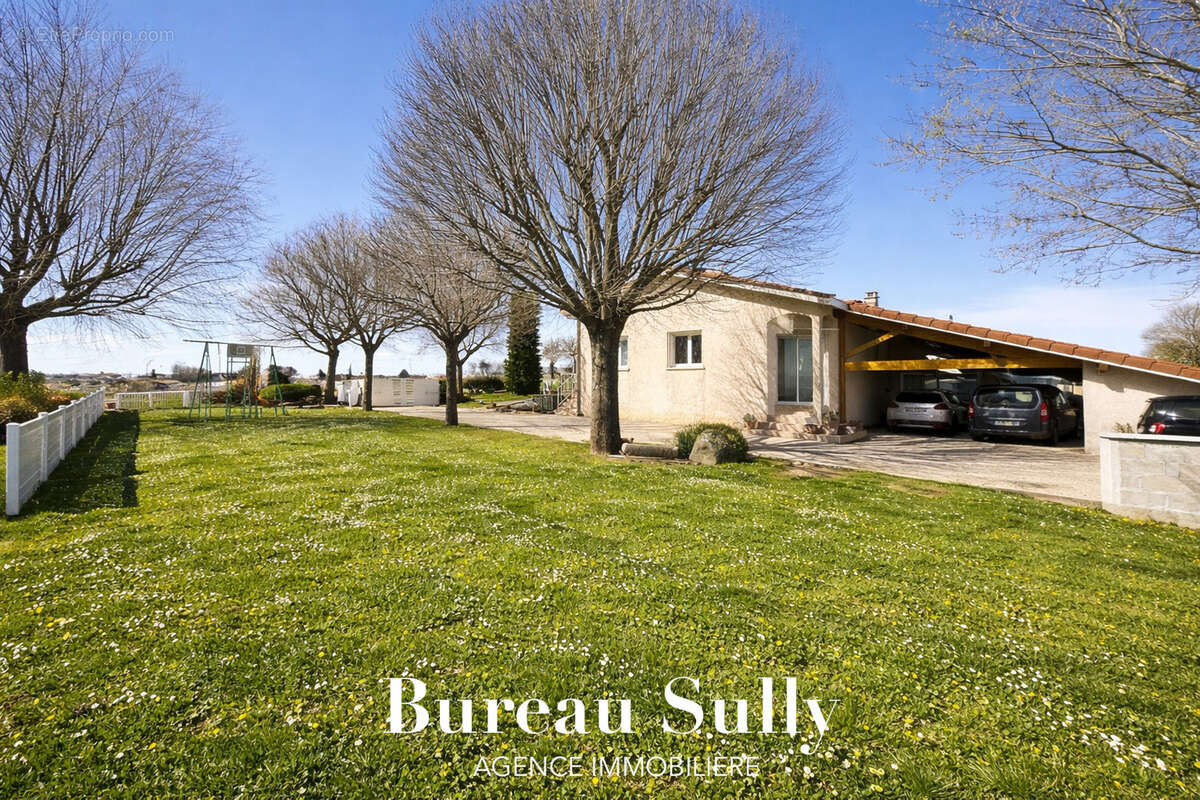 Maison à PONT-EVEQUE