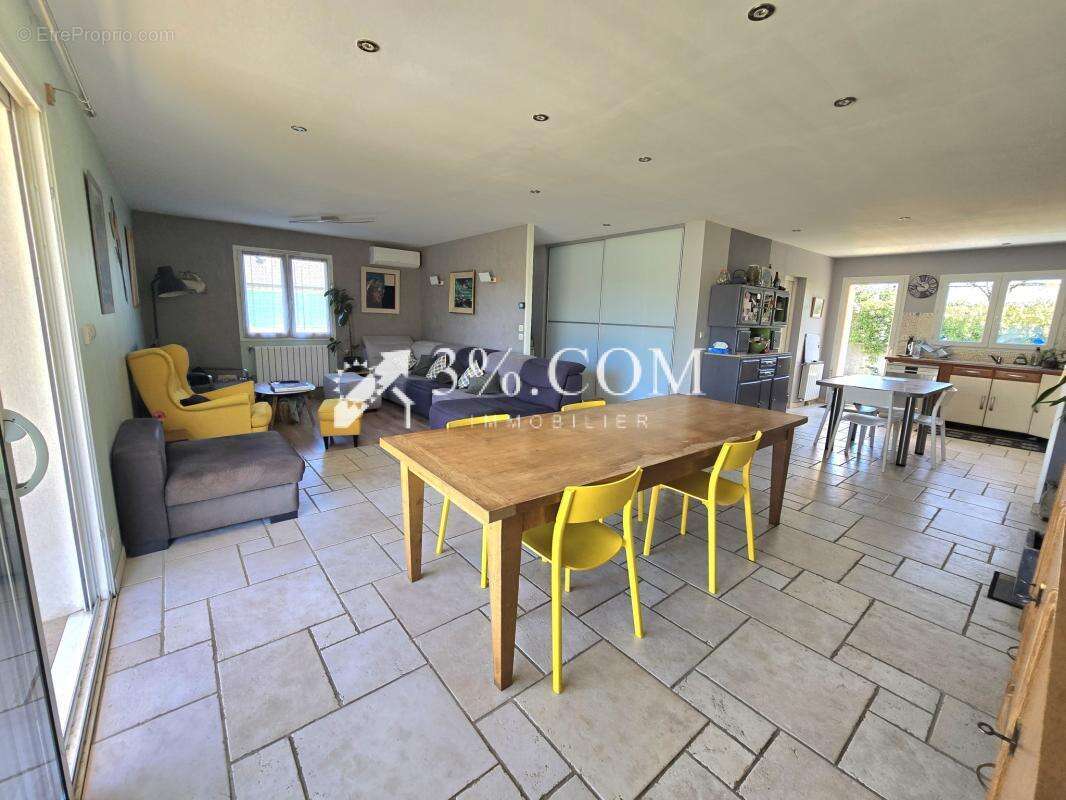 Maison à CHATEAUNEUF-SUR-ISERE