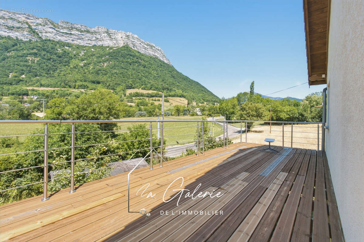 Rare a la vente belle maison situee sur saint martin le vinoux - photo 7
