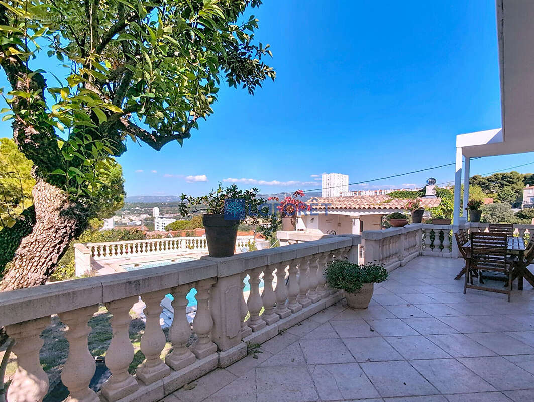 Marseille 11e - villa 146 m2 + dépendance - vue dégagée - photo 3