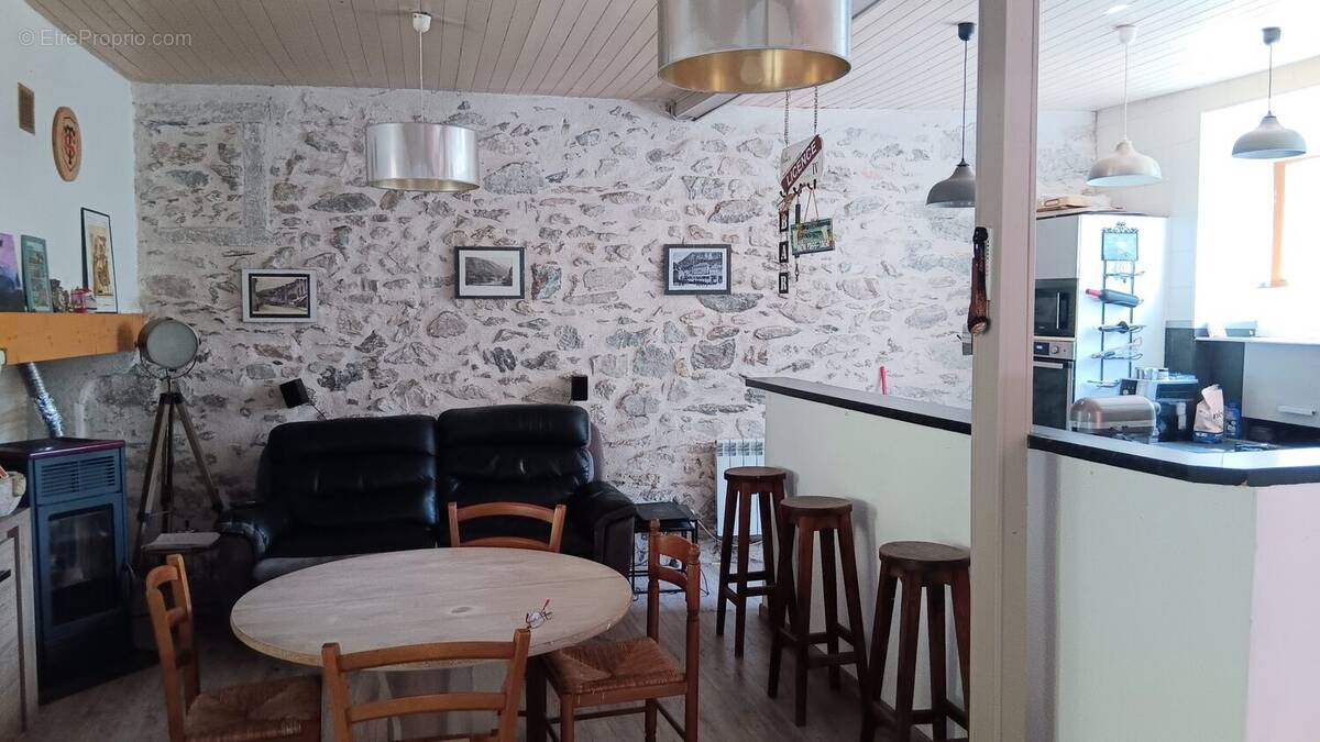 Maison à SAINT-BEAT