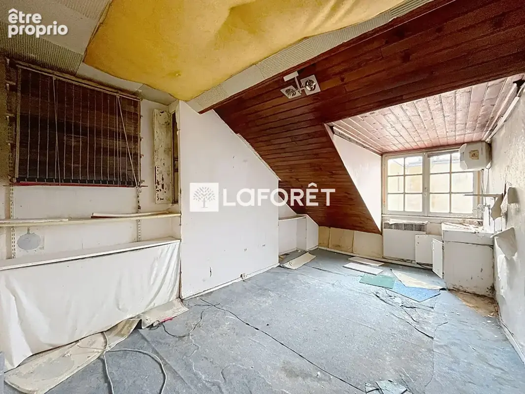 VERSAILLES NOTRE-DAME - Immeuble de rapport d'exception composé de 11 appartements libres et 2 commerces loués - photo 10