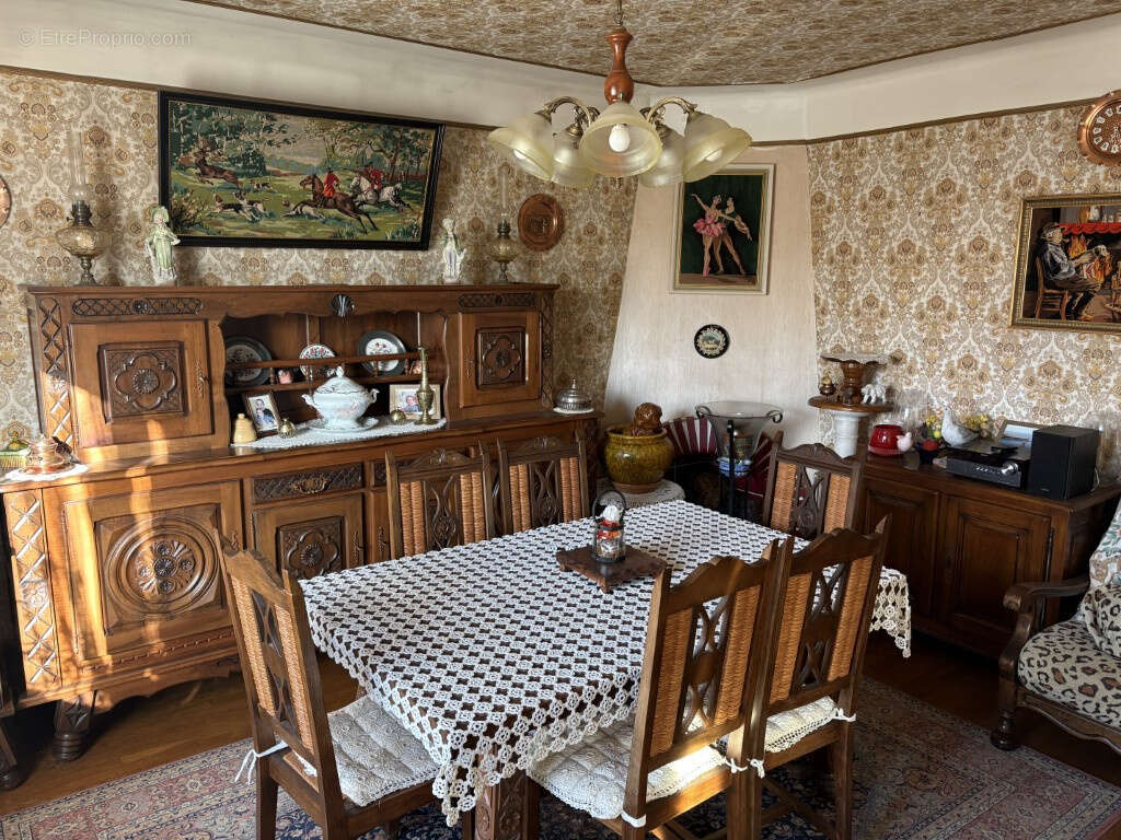 Maison à ARNAC-POMPADOUR