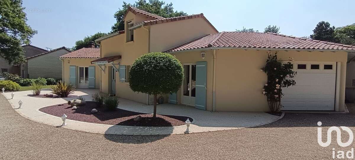 Photo 2 - Maison à VOUNEUIL-SOUS-BIARD