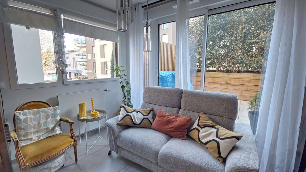 Appartement à TASSIN-LA-DEMI-LUNE