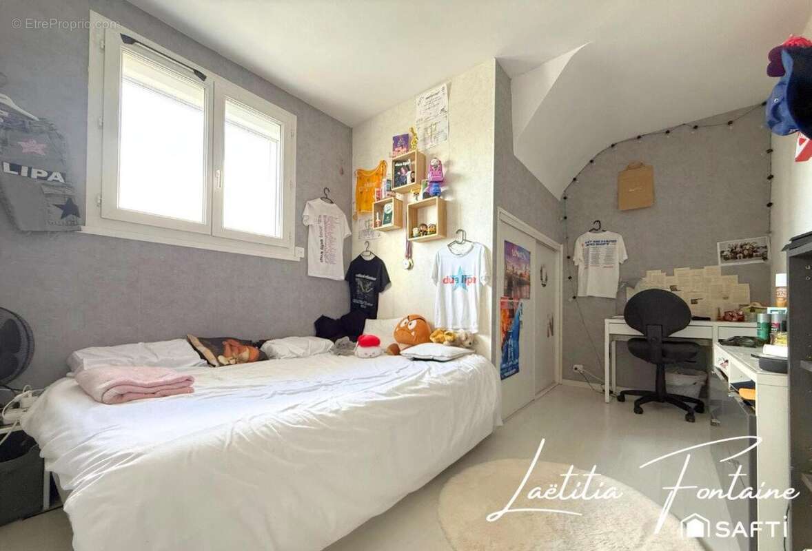 Photo 8