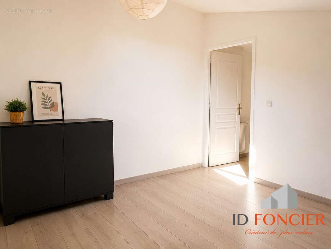 Appartement 81 m² à Chilly-Mazarin  - photo 9