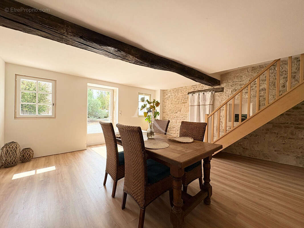 Maison 12 pièces -  6 chambres - LES VELLUIRE SUR VENDEE - photo 5