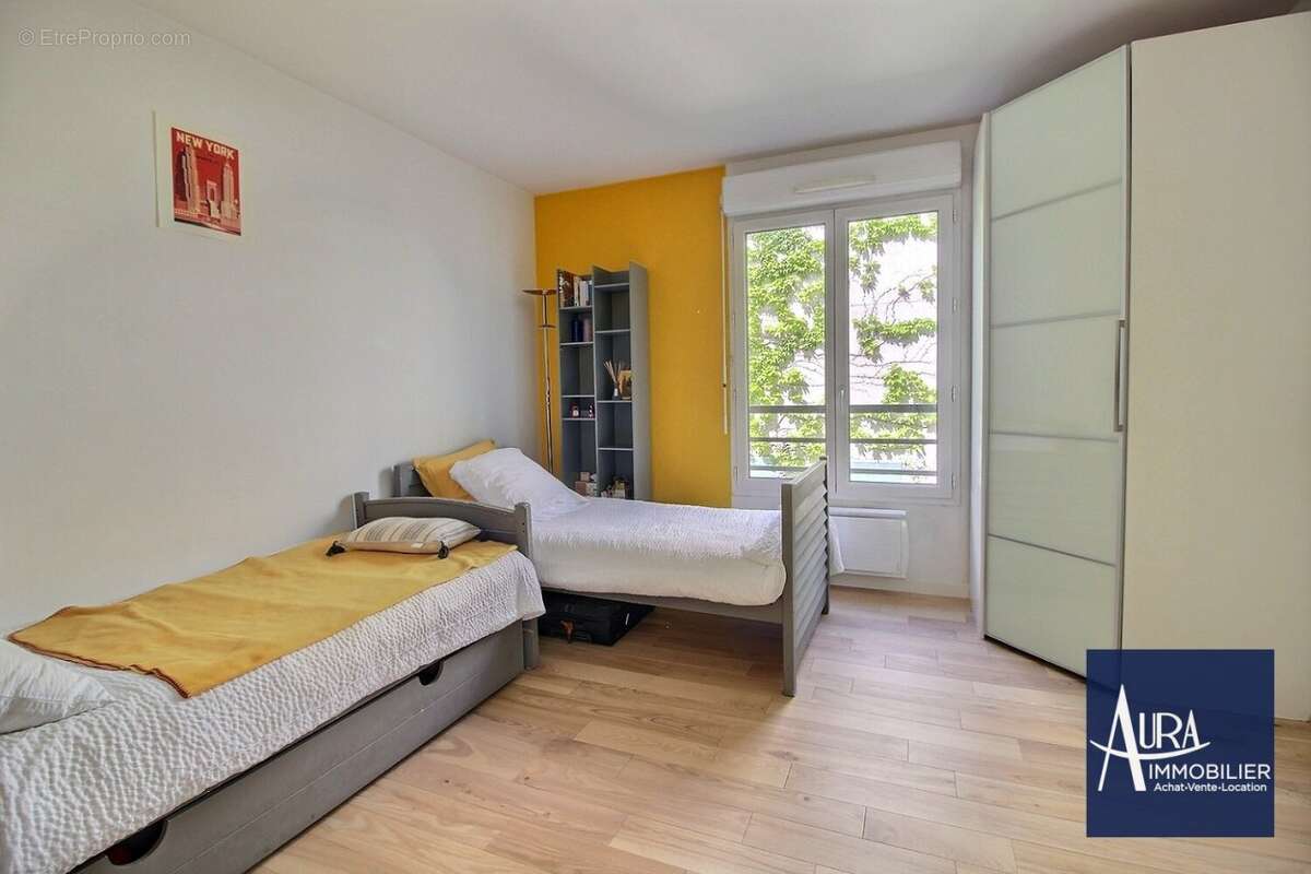 0_0012 - Appartement à LES LILAS