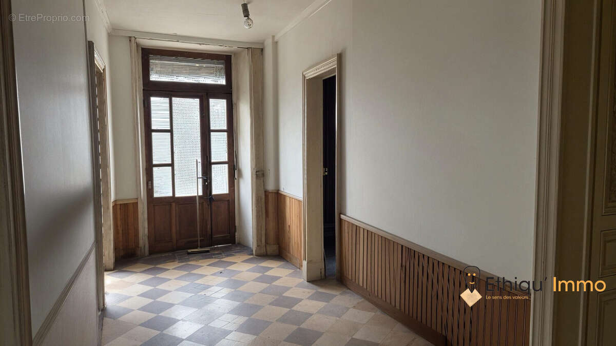 Maison à VILLE-SUR-TERRE