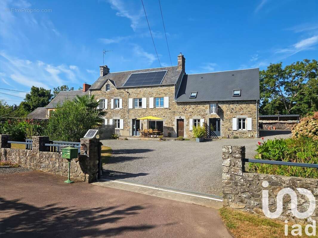 Maison 207 m² à Bricqueville-La-Blouette  - photo 2