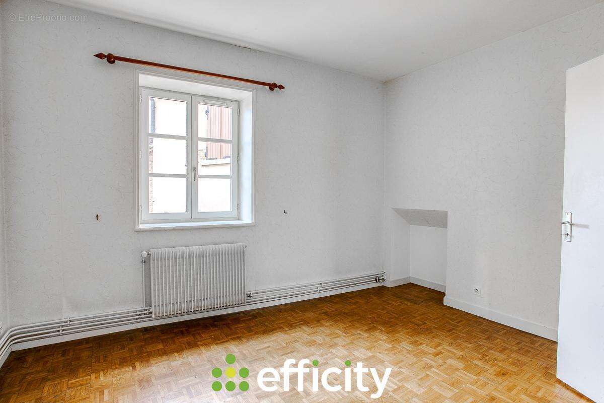 Appartement à COGNY
