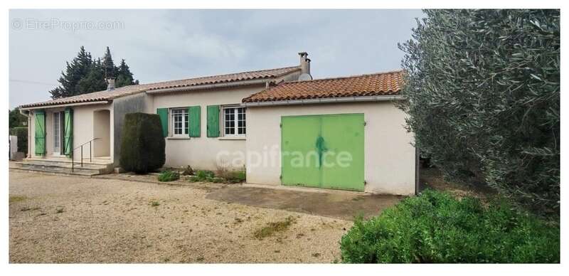Maison à FONTVIEILLE