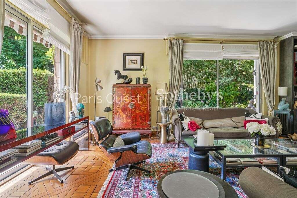 Appartement à NEUILLY-SUR-SEINE