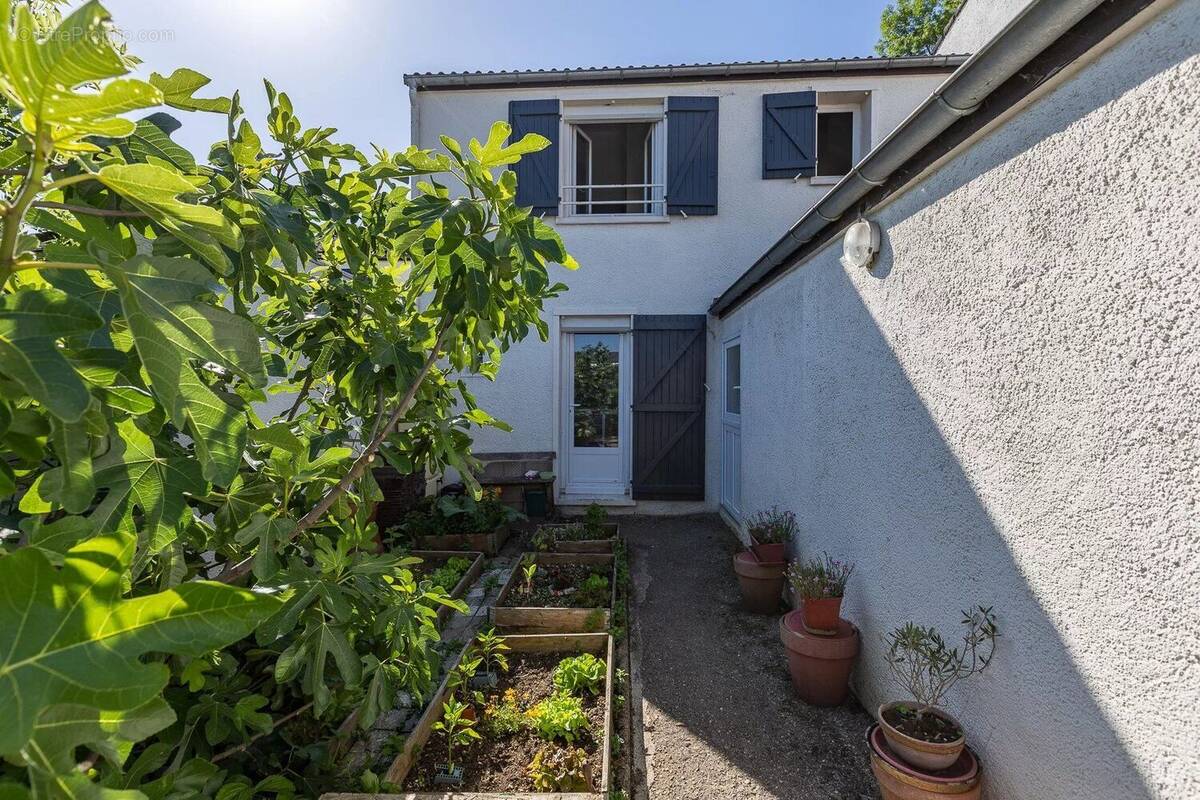 Maison à MONTALIEU-VERCIEU