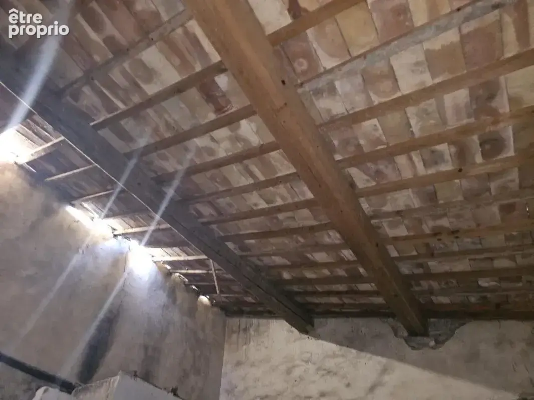 À Vendre - A Nîmes mas à rénover de 500 m² + 5ha de terres agricoles - photo 6
