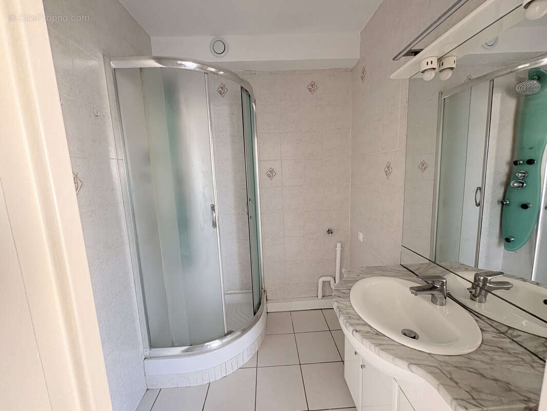 Appartement à VALLAURIS