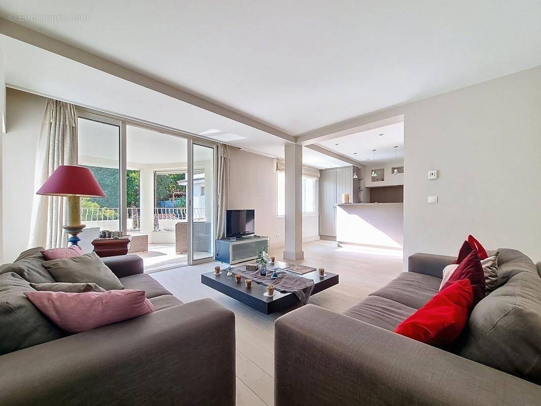 Appartement à LE CANNET