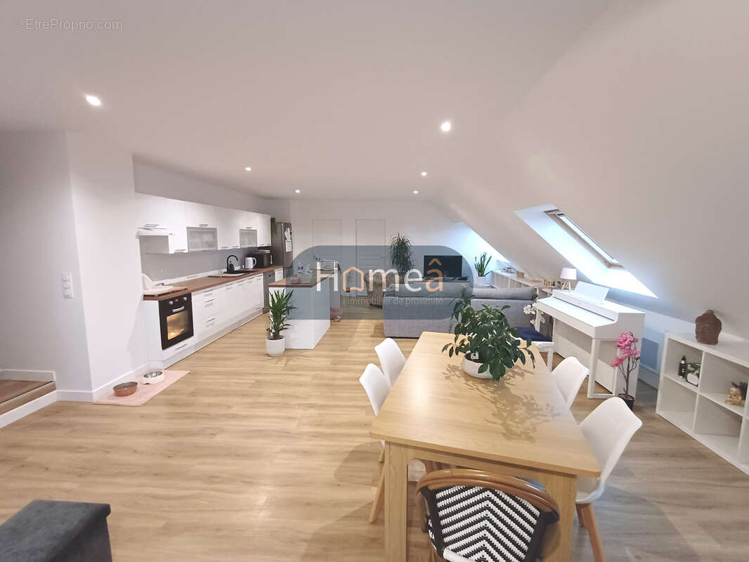 Appartement à BUCHY