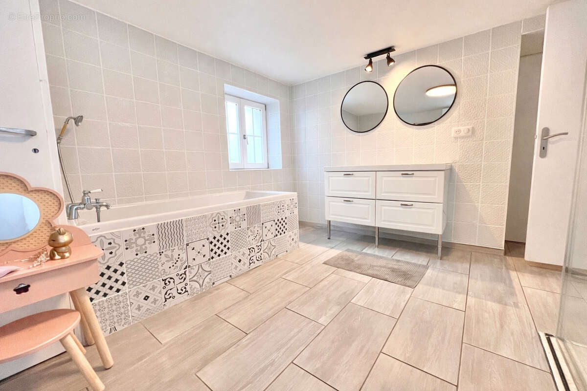 Maison à SAINT-MARTIN-DE-BOSCHERVILLE