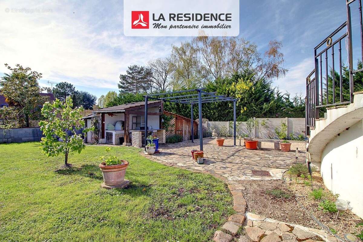 Maison à MORAINVILLIERS