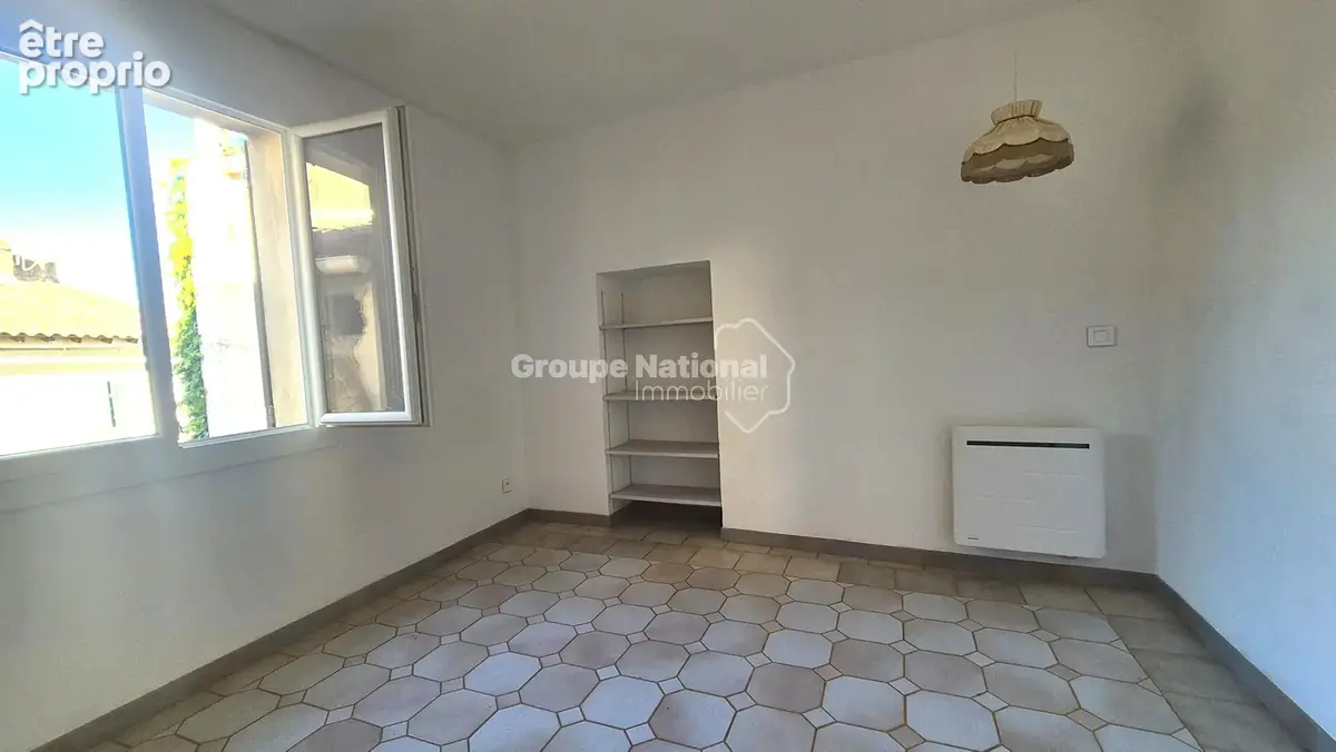 Entraigues-sur-la-sorgue - maison de village avec exterieur - photo 7