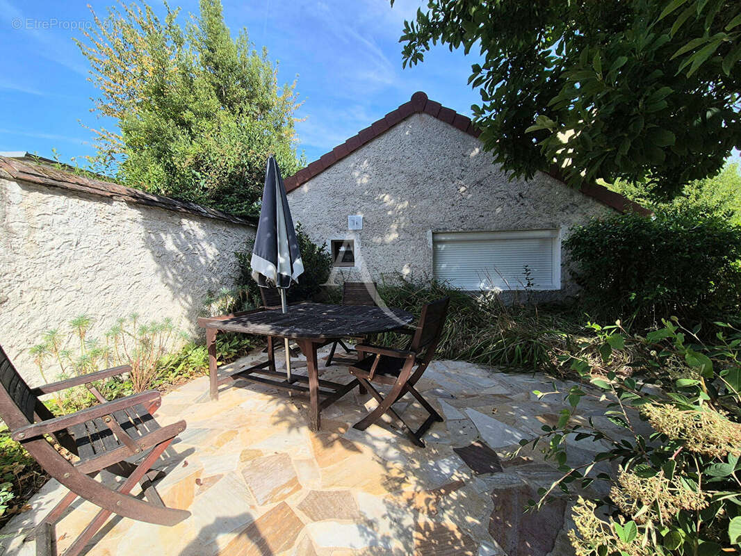 Maison à BURES-SUR-YVETTE