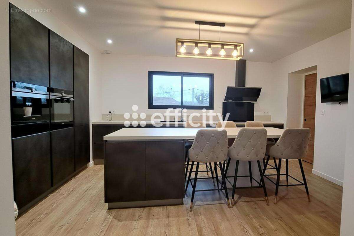 Maison 150 m² à Artigueloutan  - photo 7