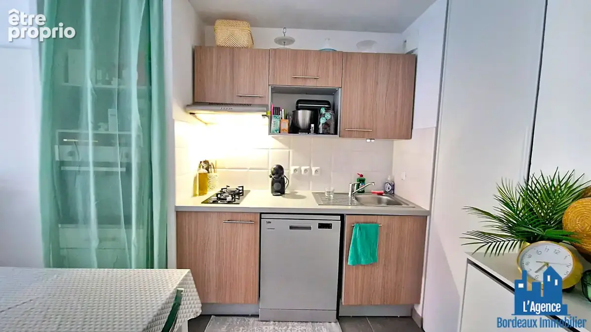 Exclusivite ! eysines - la lesque/montalieu - appartement t2 de 40m² - rdj - terrasse 6.50m² - parking !! sébastien baudot o6 18 - photo 3