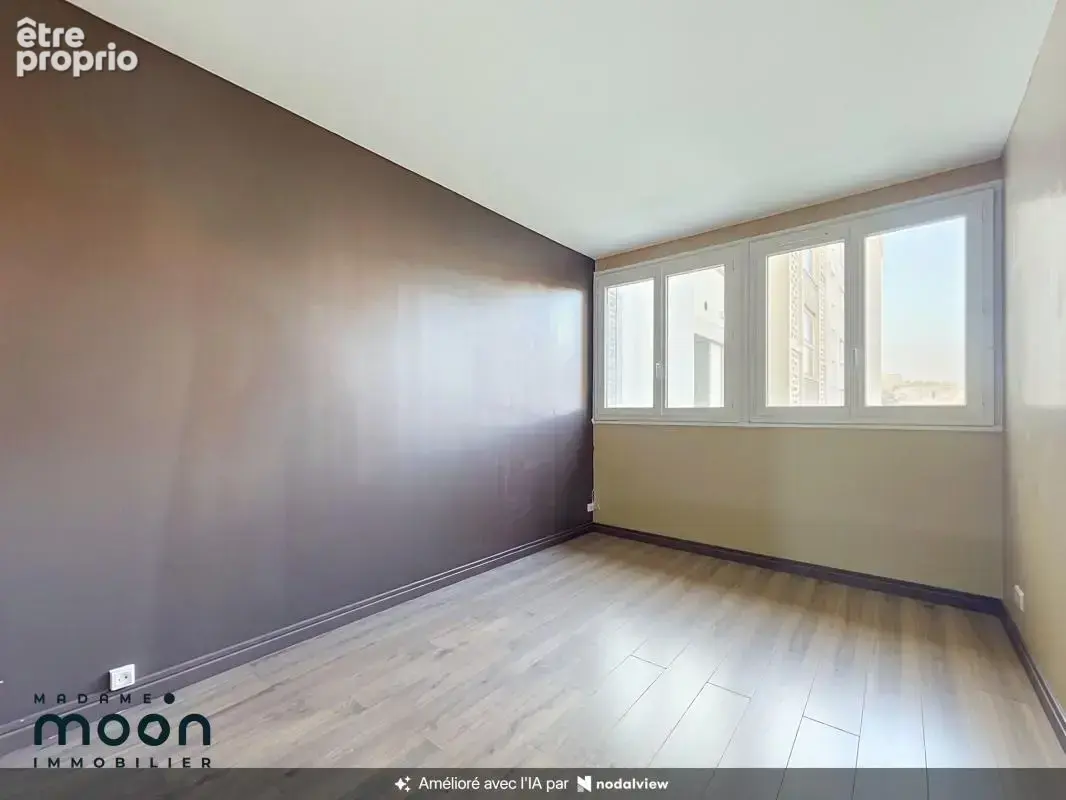 Oullins - Glacière T3/4 lumineux rénové 68m² + parking + cave 225 000€ - photo 7