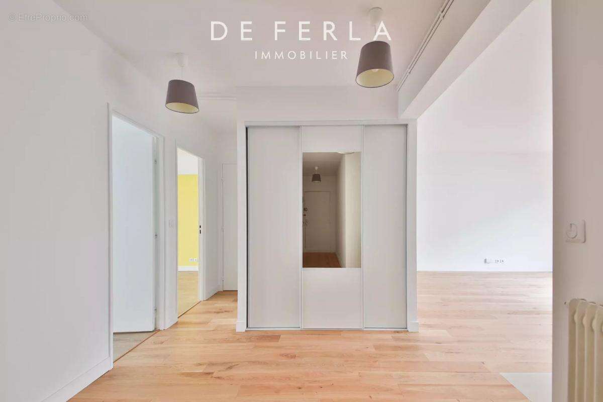 Appartement à PARIS-15E