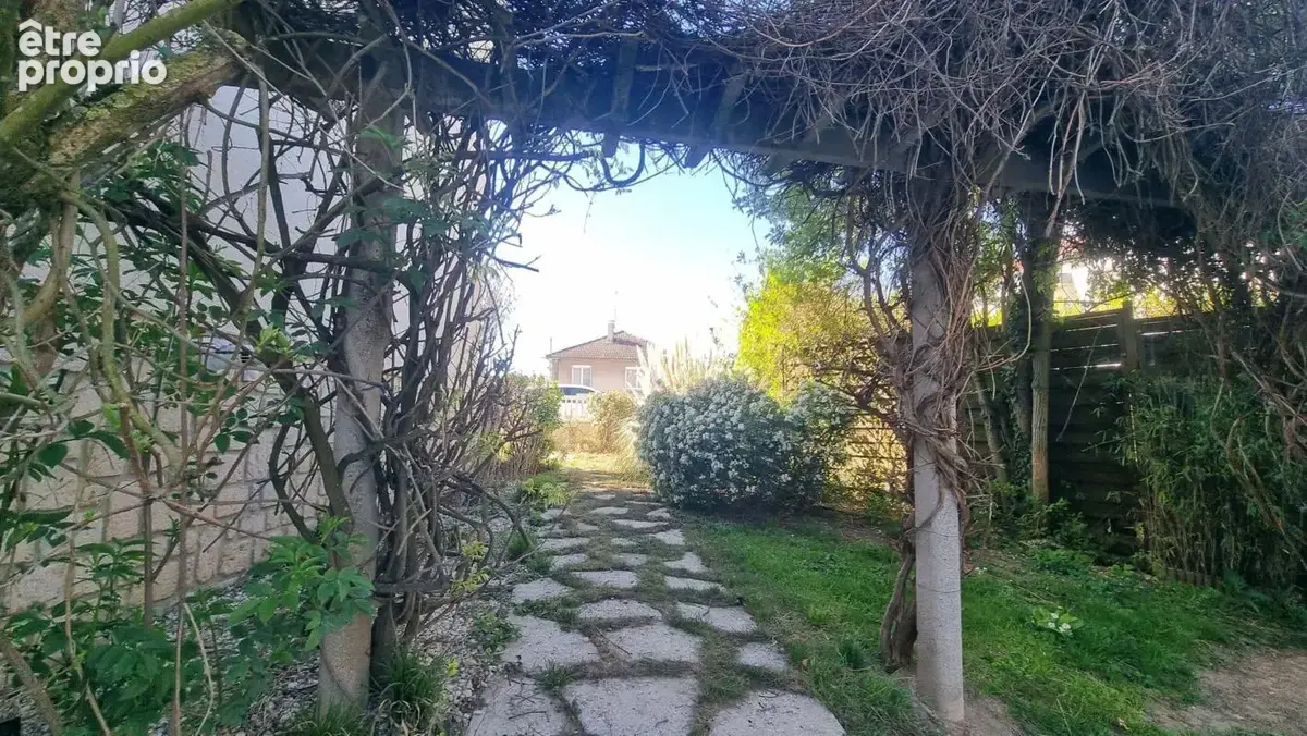 Reims-Tinqueux de 4 chambres, jardin, garage, sous-sol - photo 9
