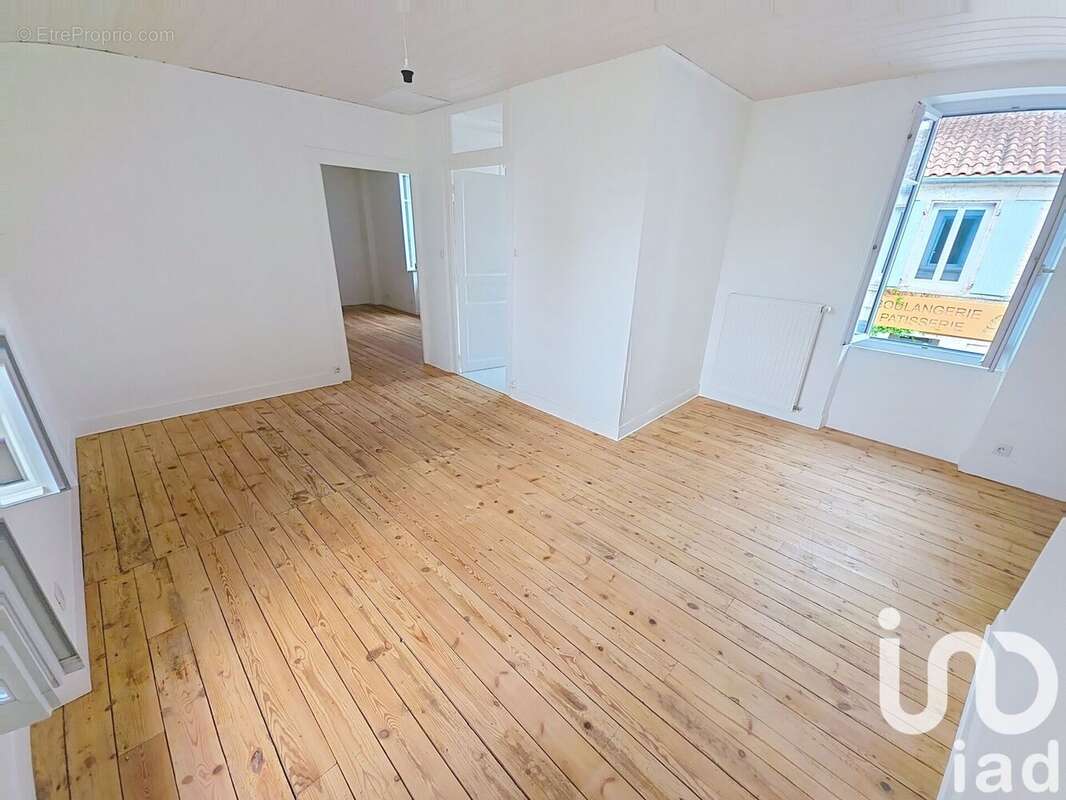 Photo 7 - Maison à CHAZELLES