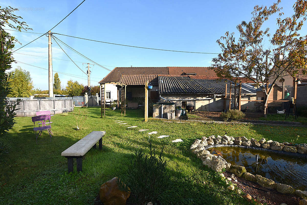 Maison à JALIGNY-SUR-BESBRE