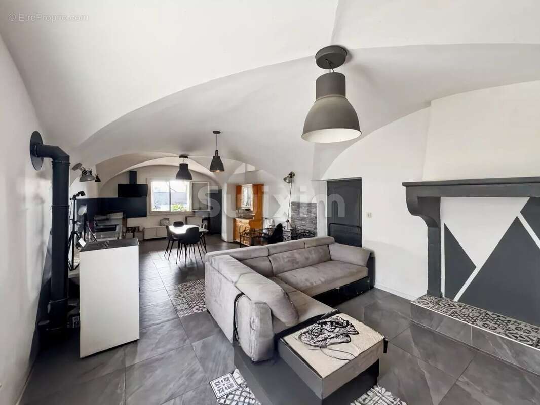 Maison à MONTELIMAR