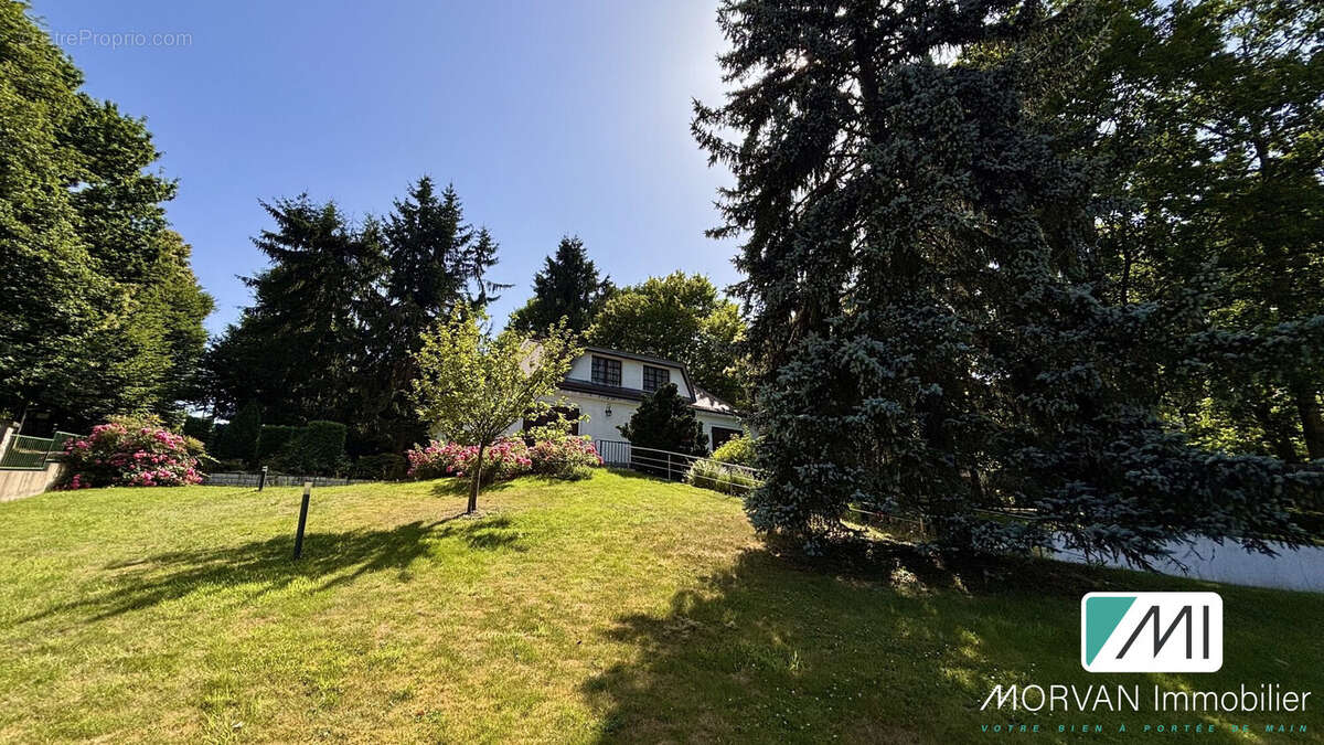 Maison à LEVIS-SAINT-NOM