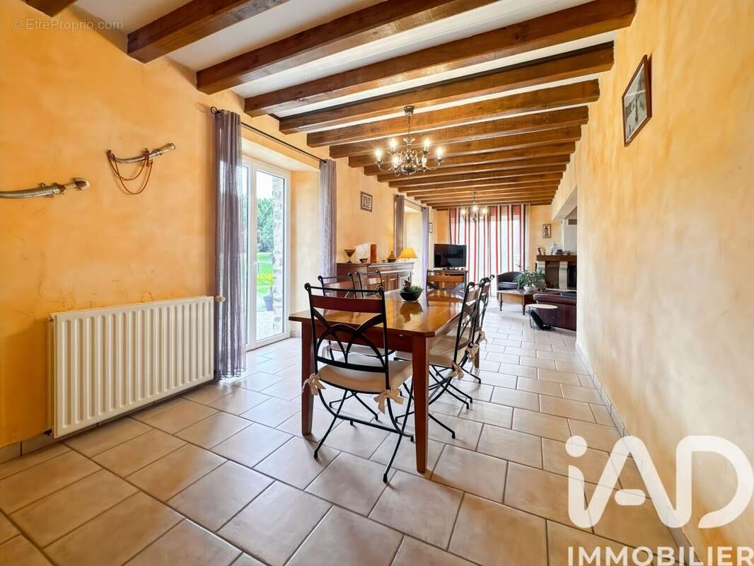 Photo 2 - Maison à L'HUISSERIE