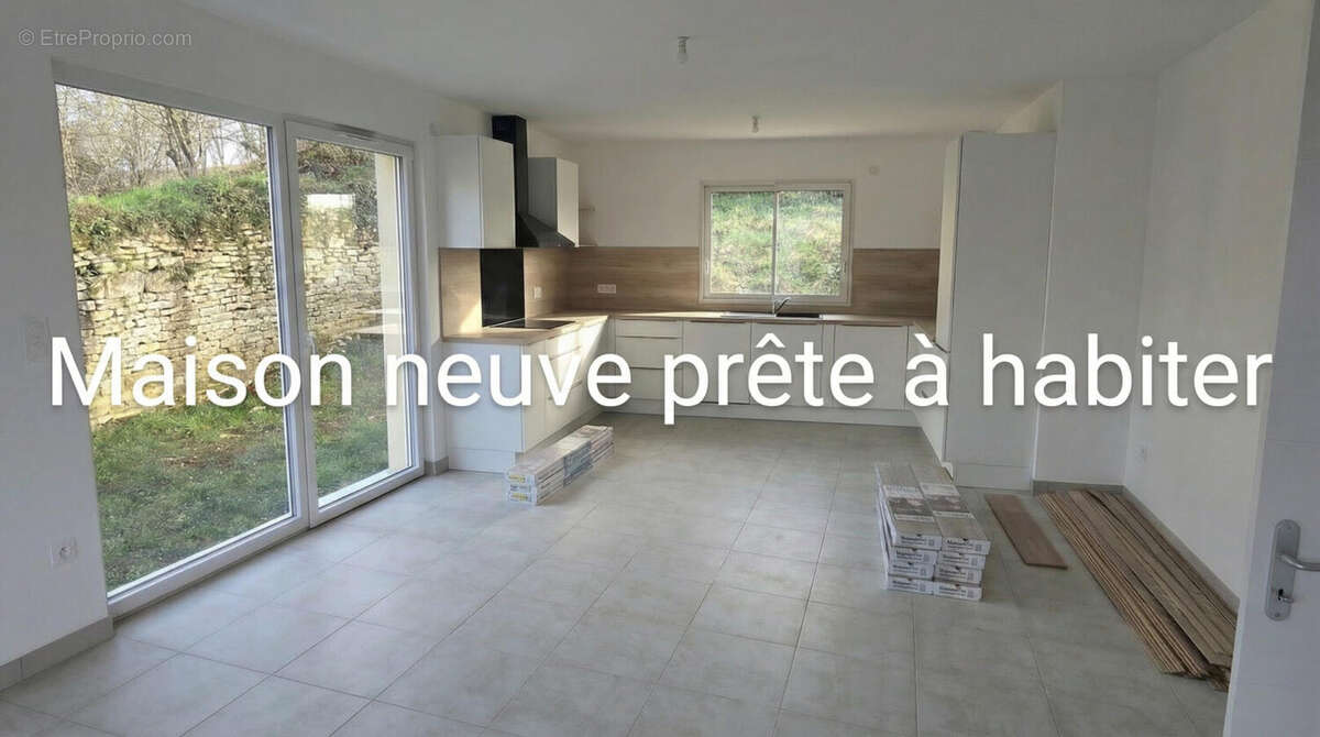Maison à MONTOILLOT