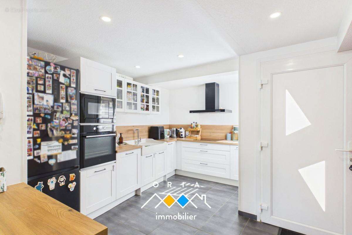 Appartement à JOUY-AUX-ARCHES